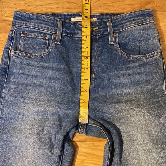 Levi’s 721 high rise skinny jeans ripped knees in medium wash size 26 - Picture 9 of 13